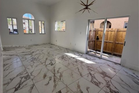 Villa ou maison à vendre à Homestead, Floride: 3 chambres, 334.45 m2 № 2407881 - photo 8