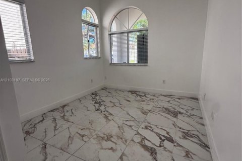 Villa ou maison à vendre à Homestead, Floride: 3 chambres, 334.45 m2 № 2407881 - photo 15