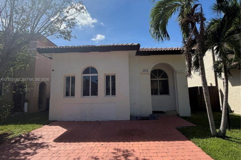 Villa ou maison à vendre à Homestead, Floride: 3 chambres, 334.45 m2 № 2407881 - photo 2