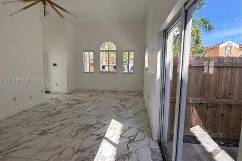 Villa ou maison à vendre à Homestead, Floride: 3 chambres, 334.45 m2 № 2407881 - photo 7