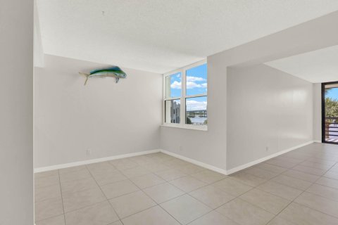Condominio en venta en Stuart, Florida, 2 dormitorios, 119.01 m2 № 2077728 - foto 9
