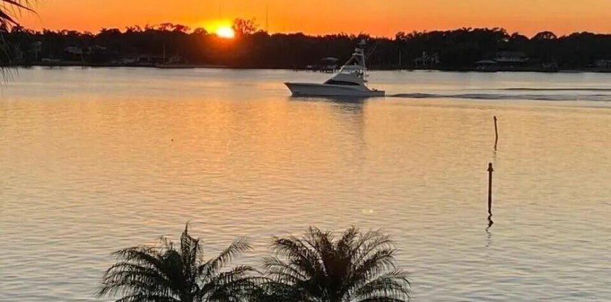 Condominio en Stuart, Florida, 2 dormitorios  № 2077728