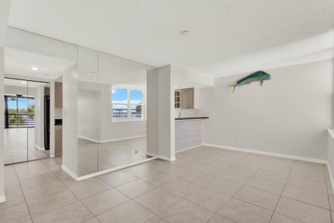 Condominio en venta en Stuart, Florida, 2 dormitorios, 119.01 m2 № 2077728 - foto 8