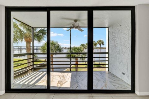 Condominio en venta en Stuart, Florida, 2 dormitorios, 119.01 m2 № 2077728 - foto 7