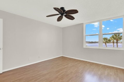 Condominio en venta en Stuart, Florida, 2 dormitorios, 119.01 m2 № 2077728 - foto 25