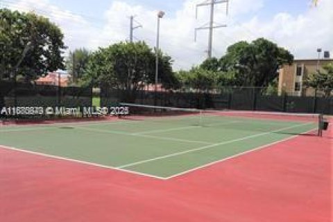 Condominio en alquiler en Doral, Florida, 2 dormitorios, 98.57 m2 № 1922104 - foto 5