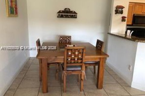 Condominio en alquiler en Doral, Florida, 2 dormitorios, 98.57 m2 № 1922104 - foto 2