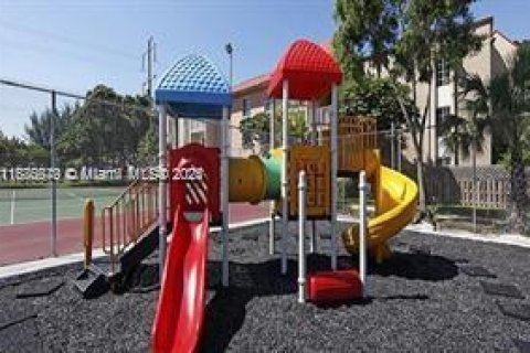 Condominio en alquiler en Doral, Florida, 2 dormitorios, 98.57 m2 № 1922104 - foto 6
