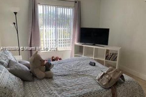 Condominio en alquiler en Doral, Florida, 2 dormitorios, 98.57 m2 № 1922104 - foto 3