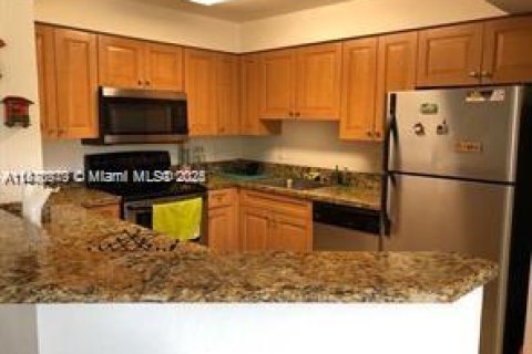 Condominio en alquiler en Doral, Florida, 2 dormitorios, 98.57 m2 № 1922104 - foto 1