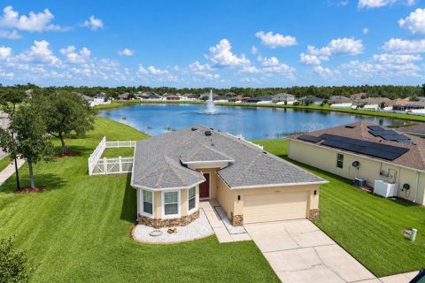Villa ou maison à louer à Kissimmee, Floride: 3 chambres, 164.44 m2 № 2401170 - photo 2