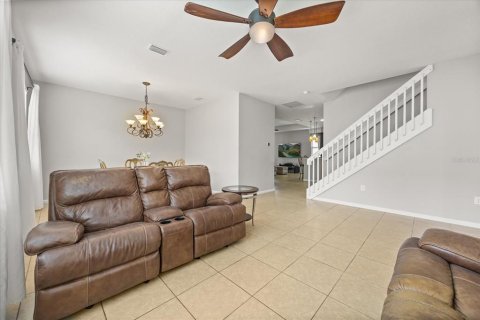 House in Kissimmee, Florida 4 bedrooms, 246.47 sq.m. № 1850119 - photo 5