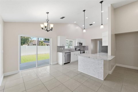 Villa ou maison à vendre à Tampa, Floride: 5 chambres, 210.14 m2 № 2157027 - photo 13