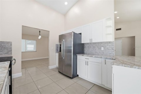 Villa ou maison à vendre à Tampa, Floride: 5 chambres, 210.14 m2 № 2157027 - photo 14