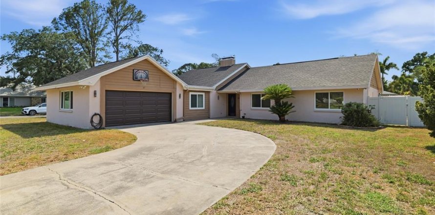 Villa ou maison à Tampa, Floride 5 chambres, 210.14 m2 № 2157027