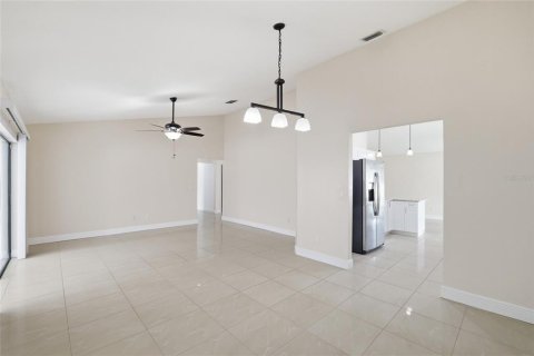 Villa ou maison à vendre à Tampa, Floride: 5 chambres, 210.14 m2 № 2157027 - photo 5