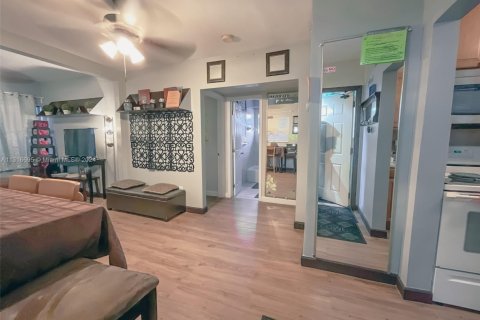 Touwnhouse à louer à Miami, Floride: 2 chambres, 56.21 m2 № 1963012 - photo 9