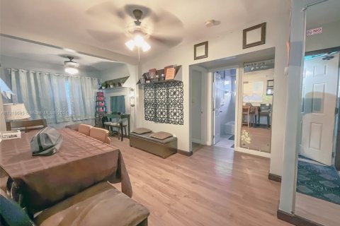 Touwnhouse à louer à Miami, Floride: 2 chambres, 56.21 m2 № 1963012 - photo 5