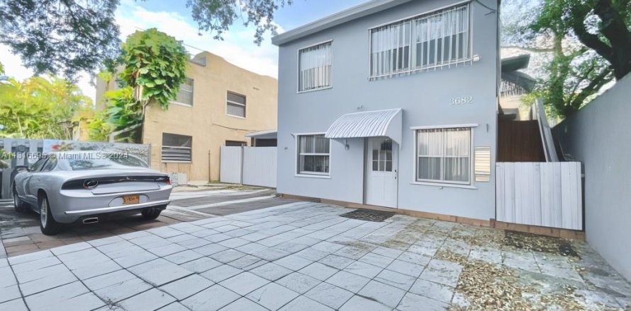 Touwnhouse à Miami, Floride 2 chambres, 56.21 m2 № 1963012