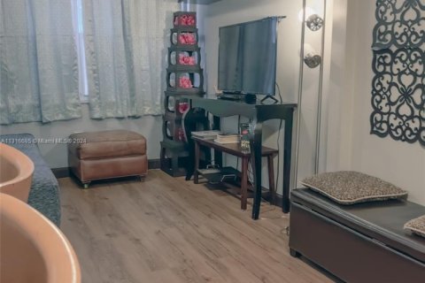 Touwnhouse à louer à Miami, Floride: 2 chambres, 56.21 m2 № 1963012 - photo 8