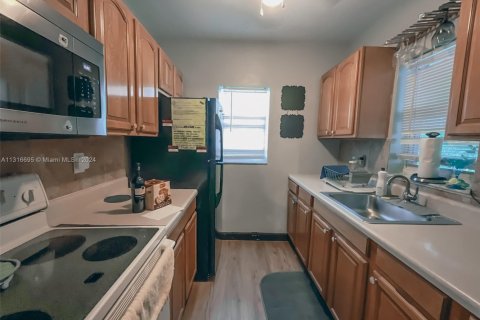 Touwnhouse à louer à Miami, Floride: 2 chambres, 56.21 m2 № 1963012 - photo 11