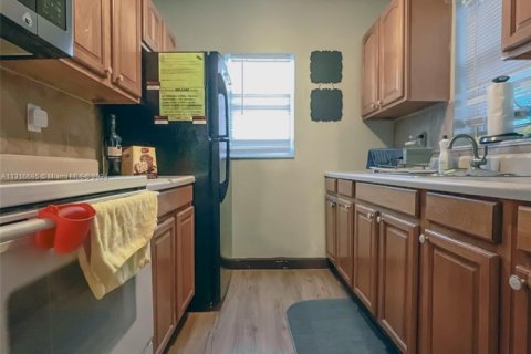 Touwnhouse à louer à Miami, Floride: 2 chambres, 56.21 m2 № 1963012 - photo 13