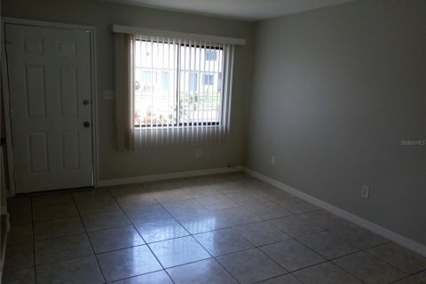 Townhouse in Orlando, Florida 2 bedrooms, 92.16 sq.m. № 1913460 - photo 2