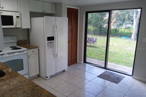 Townhouse in Orlando, Florida 2 bedrooms, 92.16 sq.m. № 1913460 - photo 3