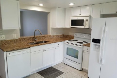 Townhouse in Orlando, Florida 2 bedrooms, 92.16 sq.m. № 1913460 - photo 4