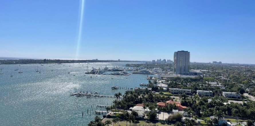 Condominio en West Palm Beach, Florida, 2 dormitorios № 1031778