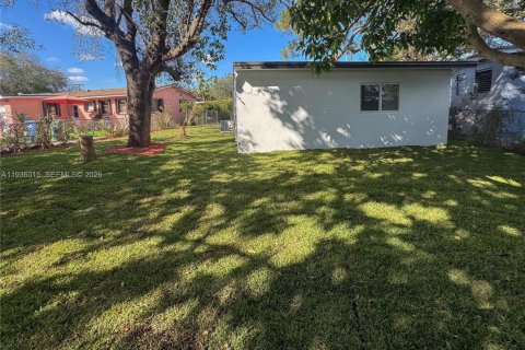 House in Miami Gardens, Florida 3 bedrooms, 51.1 sq.m. № 1996423 - photo 20