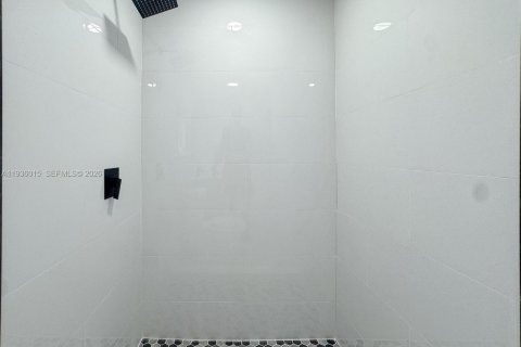 House in Miami Gardens, Florida 3 bedrooms, 51.1 sq.m. № 1996423 - photo 15