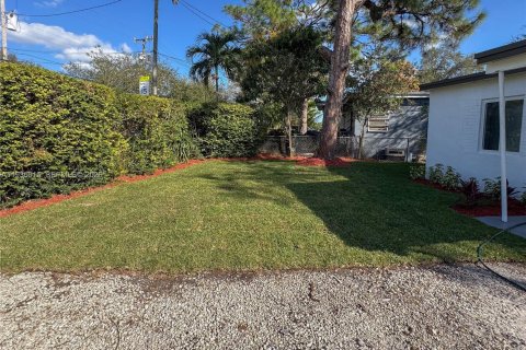 House in Miami Gardens, Florida 3 bedrooms, 51.1 sq.m. № 1996423 - photo 3