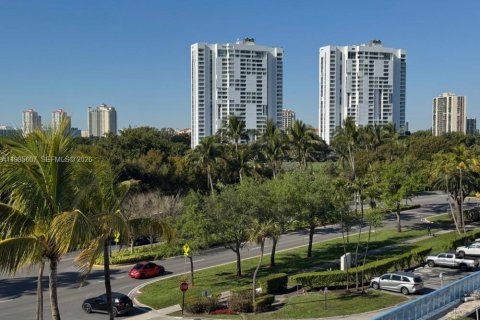 Copropriété à louer à Aventura, Floride: 2 chambres, 92.53 m2 № 2050358 - photo 19