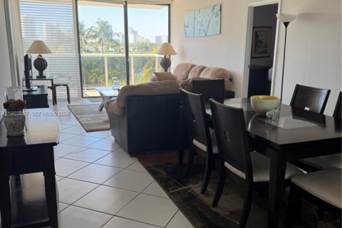 Copropriété à louer à Aventura, Floride: 2 chambres, 92.53 m2 № 2050358 - photo 6