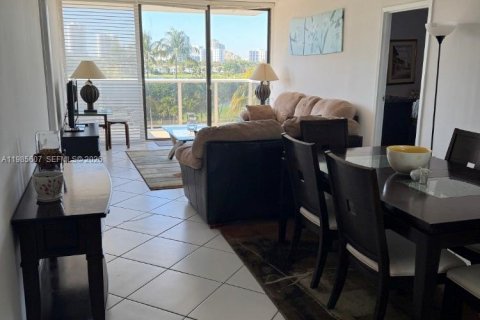 Copropriété à louer à Aventura, Floride: 2 chambres, 92.53 m2 № 2050358 - photo 9