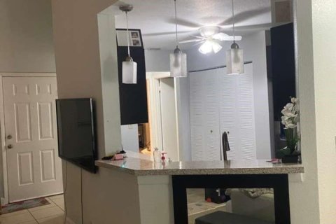 Condo in Oakland Park, Florida, 2 bedrooms  № 2082087 - photo 2