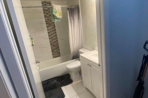 Condo in Oakland Park, Florida, 2 bedrooms  № 2082087 - photo 6