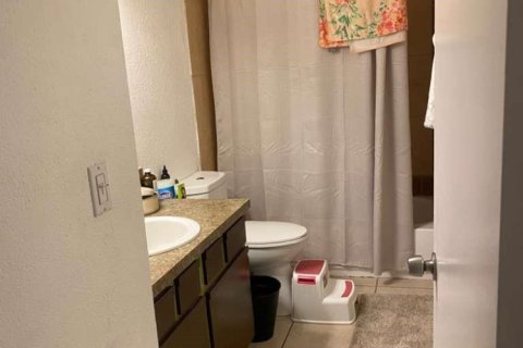 Condo in Oakland Park, Florida, 2 bedrooms  № 2082087 - photo 9