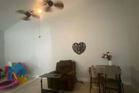 Condo in Oakland Park, Florida, 2 bedrooms  № 2082087 - photo 5