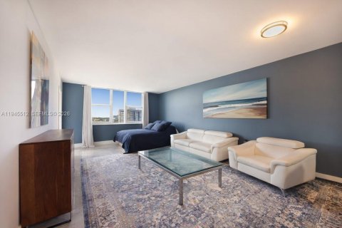 Купить кондоминиум в Халландейл-Бич, Флорида 1 спальня, 69.58м2, № 2008515 - фото 6