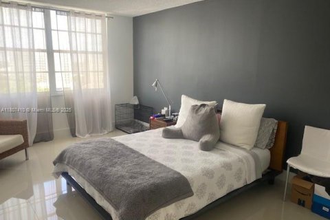 Condominio en venta en Aventura, Florida, 1 dormitorio, 99.03 m2 № 1749048 - foto 11