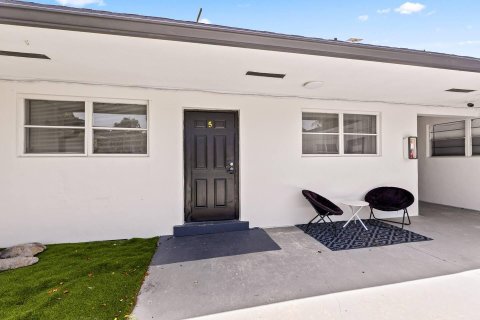 Appartement à Hollywood, Floride 1 chambre, 48.68 m2 № 2374491