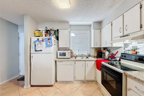 Copropriété à vendre à Hialeah, Floride: 2 chambres, 93.27 m2 № 1724263 - photo 7