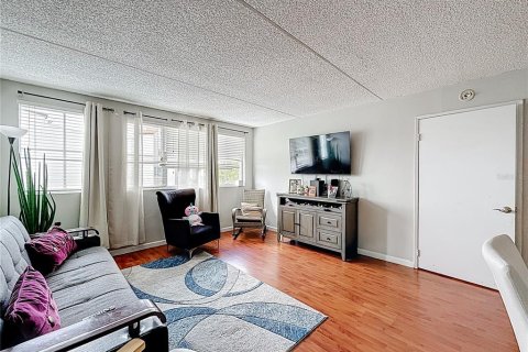 Copropriété à vendre à Hialeah, Floride: 2 chambres, 93.27 m2 № 1724263 - photo 13