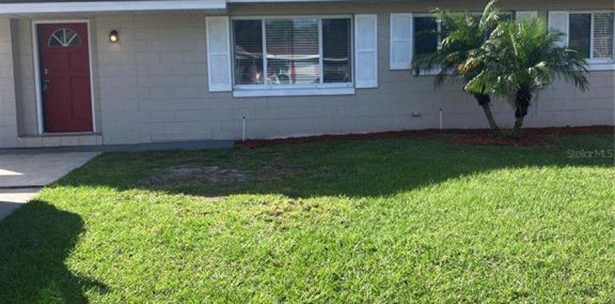 Villa ou maison à Leesburg, Floride 4 chambres, 194.72 m2 № 1440706