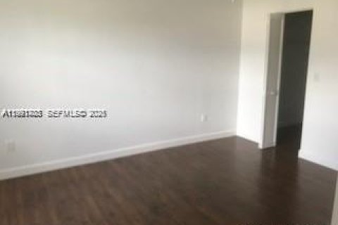 Condo in Miami, Florida, 2 bedrooms  № 2055590 - photo 17