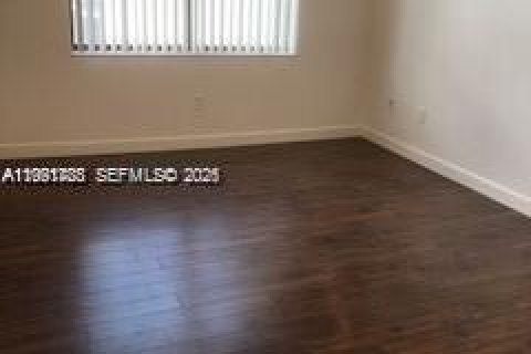 Condo in Miami, Florida, 2 bedrooms  № 2055590 - photo 16