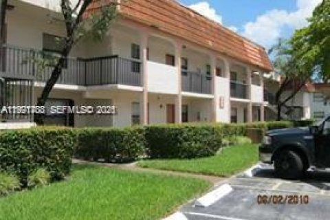 Condo in Miami, Florida, 2 bedrooms  № 2055590 - photo 4