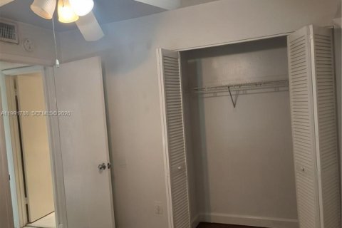 Condo in Miami, Florida, 2 bedrooms  № 2055590 - photo 24